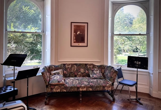 Inside the foyer of 1726 Locust Street, picture taken from Curtis Institute of Music’s website